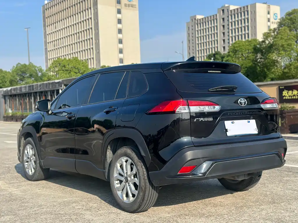 Frontlander 2.0 L CVT Leading