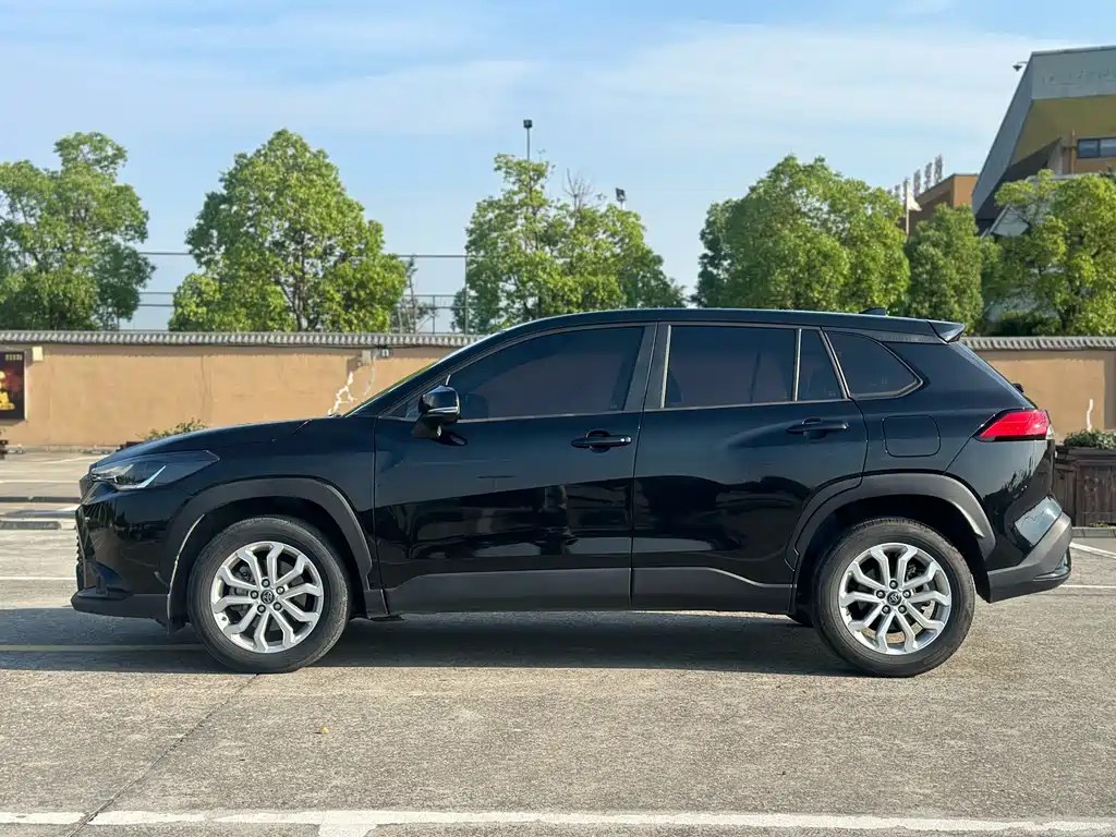 Frontlander 2.0 L CVT Leading