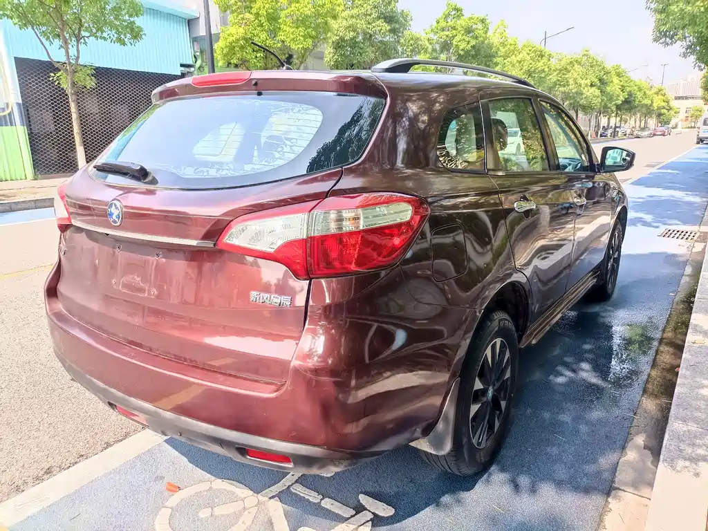 Venucia T70 1.6 L Manual Wise Travel