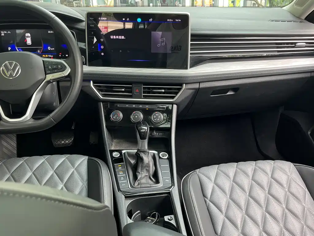 Sagitar 300 TSI DSG Transcend