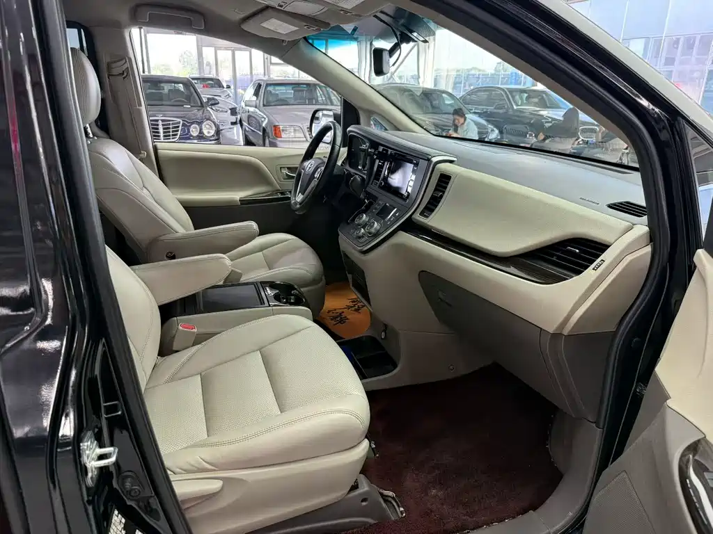 SIENNA 3.5 L 2 WD L