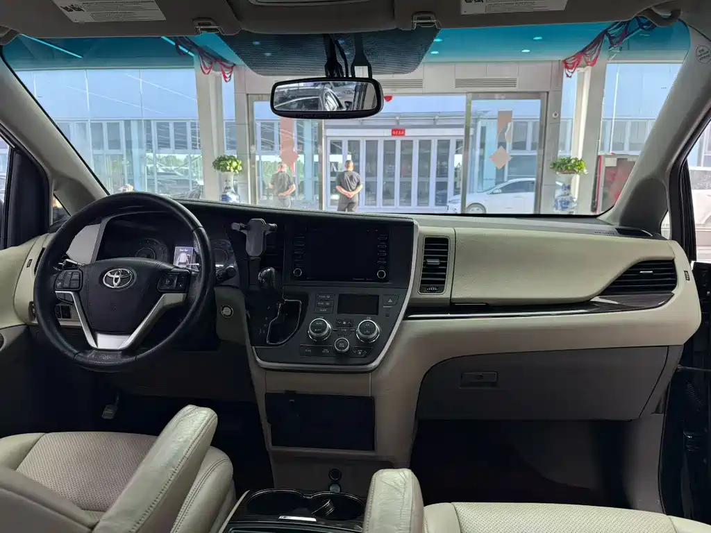 SIENNA 3.5 L 2 WD L