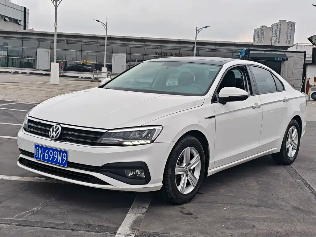 Lamando 230 TSI DSG Vision CN-VI