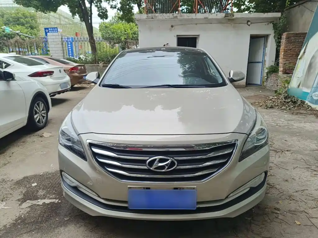 Mistra 1.8 L Auto Distinguished DLX