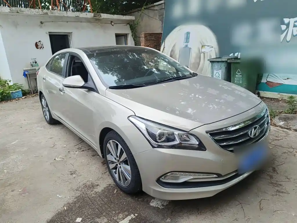 Mistra 1.8 L Auto Distinguished DLX