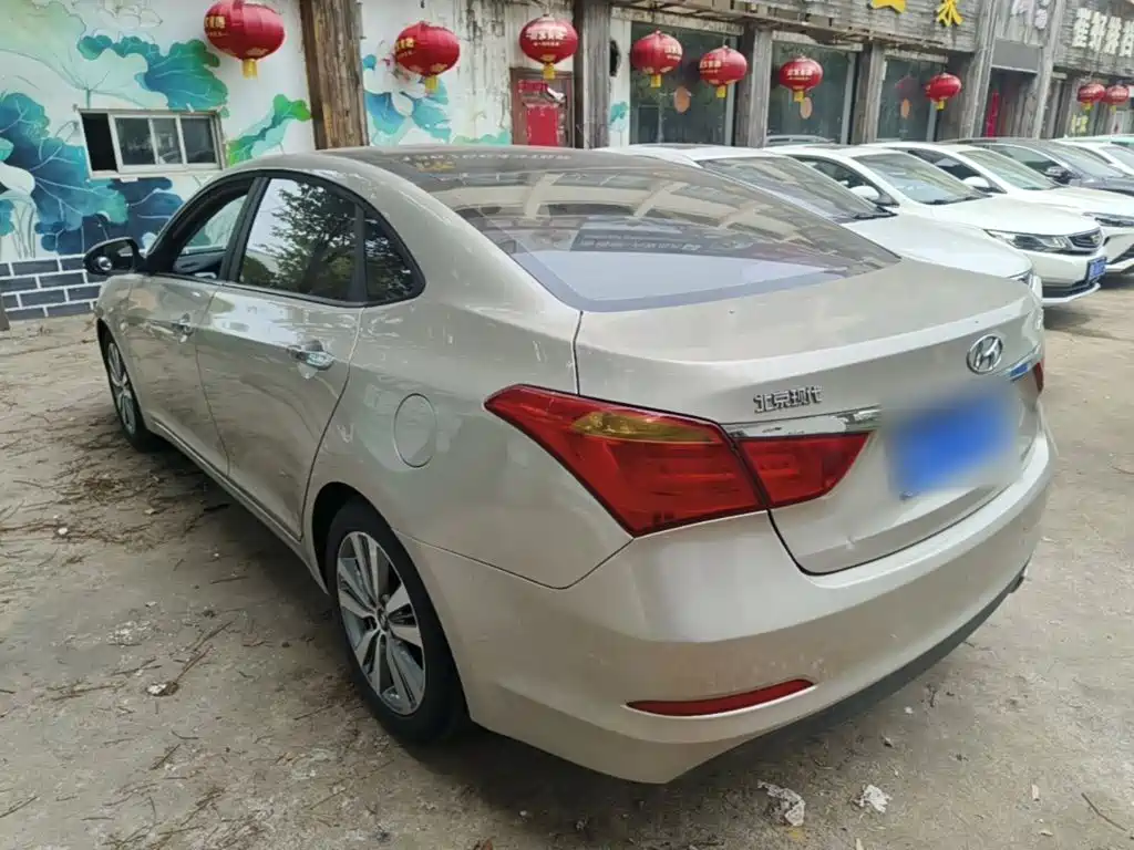 Mistra 1.8 L Auto Distinguished DLX