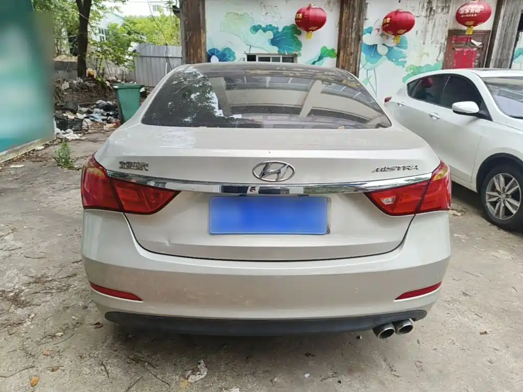 Mistra 1.8 L Auto Distinguished DLX