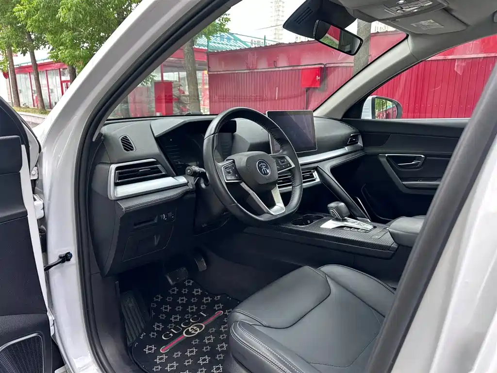 Song Pro 1.5 T Auto Luxury