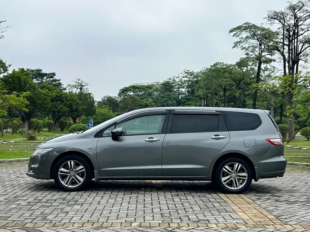 Odyssey 2.4 L Luxury