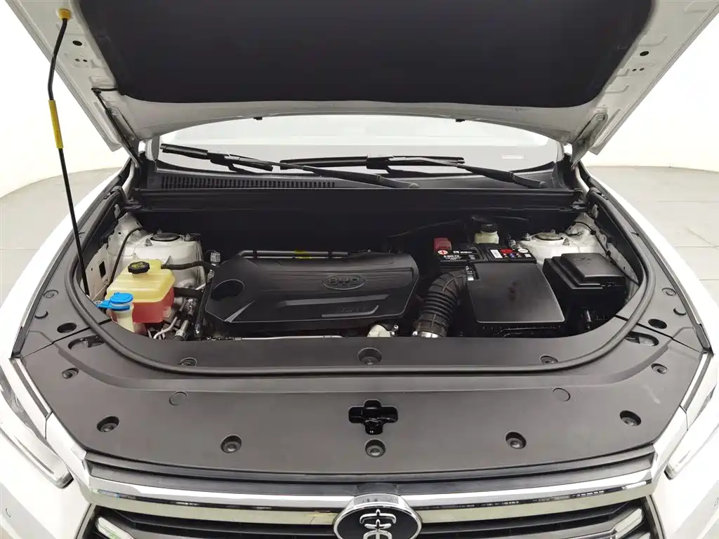 Song Pro 1.5 T Auto Distinguished