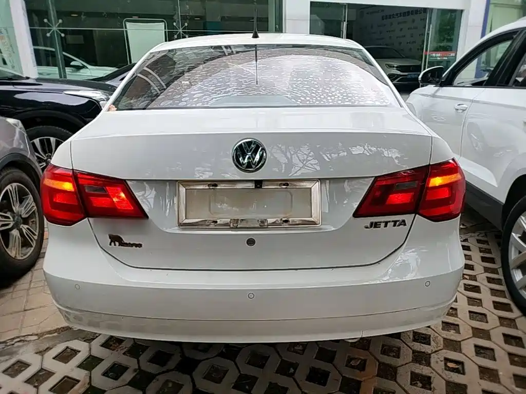 Jetta 1.6 L Manual Comfort