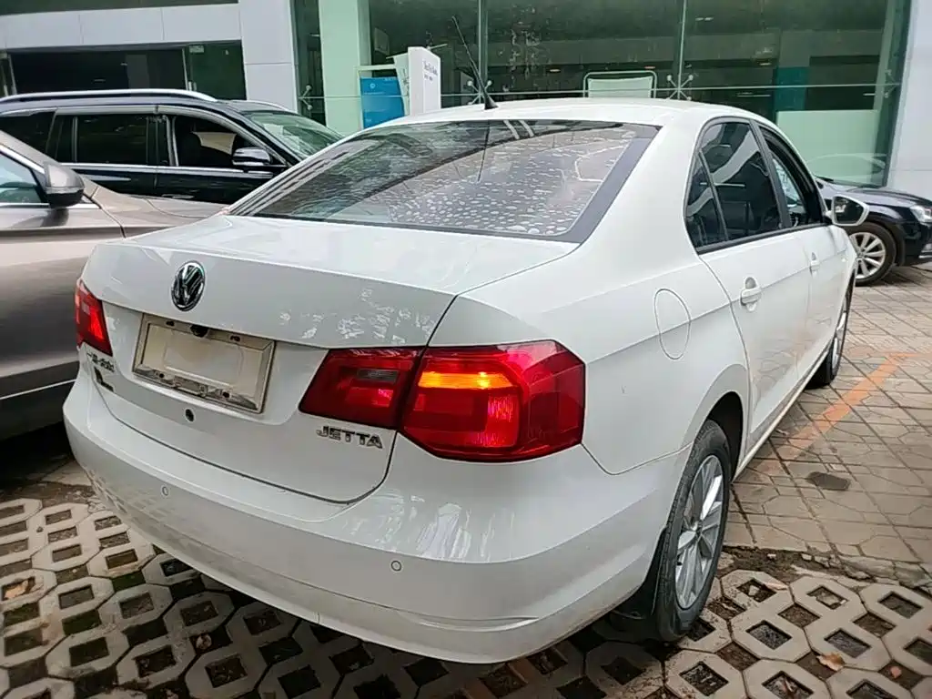 Jetta 1.6 L Manual Comfort