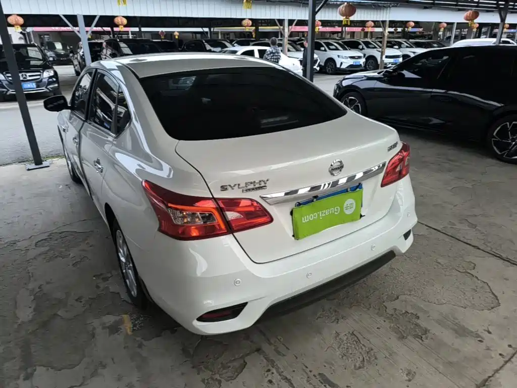 Sylphy Facelift Classic 1.6 XE CVT Comfort