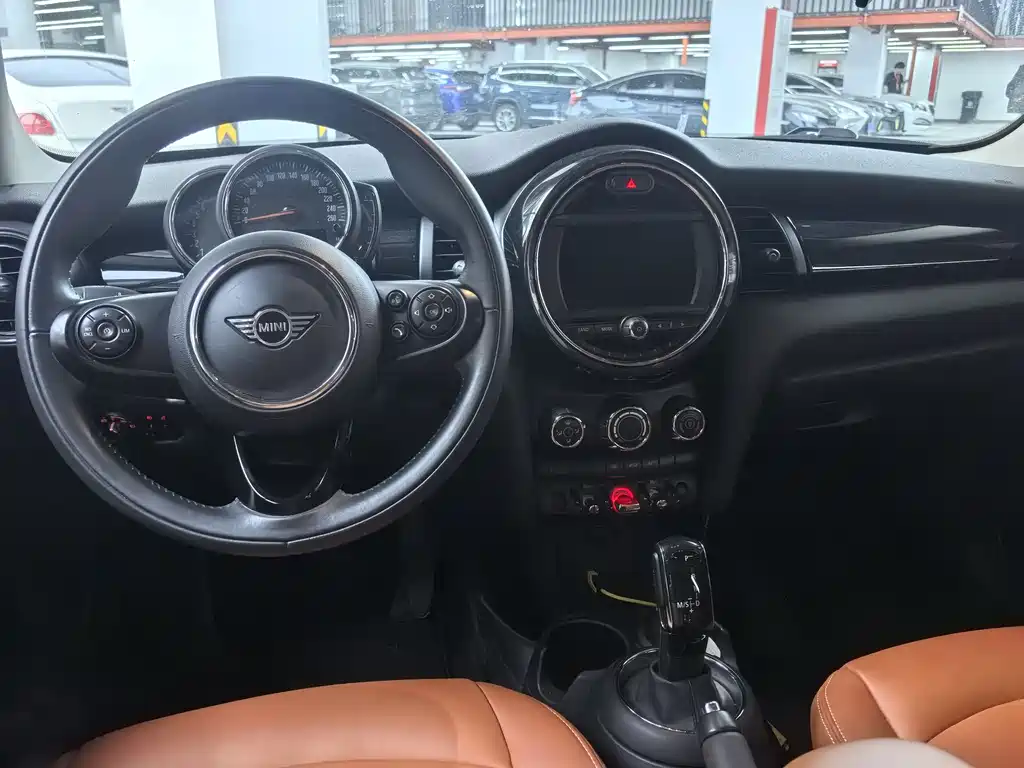 MINI 1.5 T ONE PLUS 5-door