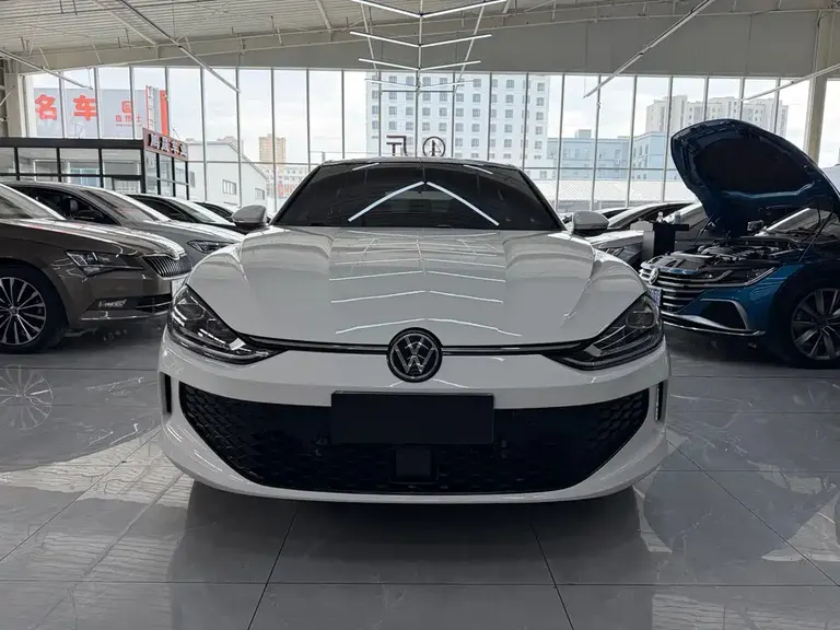 Volkswagen Lamando Lamando L 280 TSI DSG Dazzle Hot