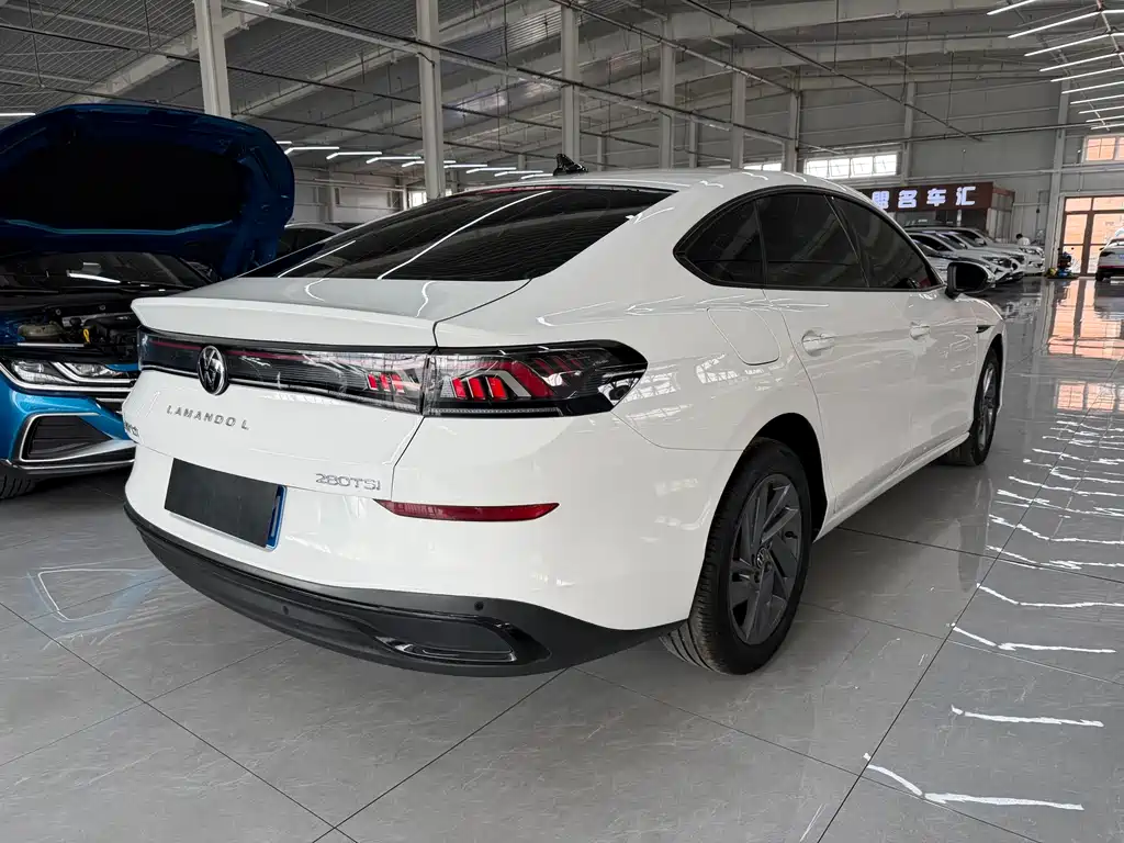 Lamando Lamando L 280 TSI DSG Dazzle Hot