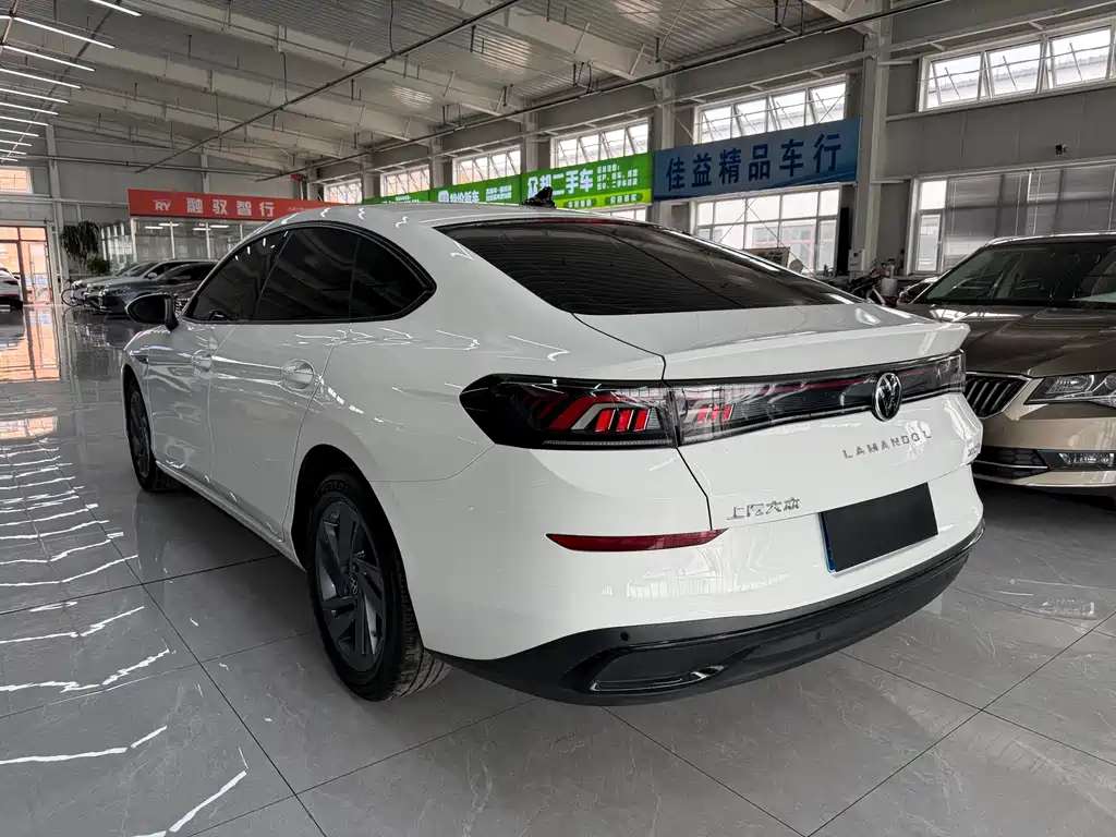 Lamando Lamando L 280 TSI DSG Dazzle Hot