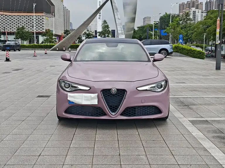 Alfa Romeo Giulia 2.0 T 200 HP Luxury