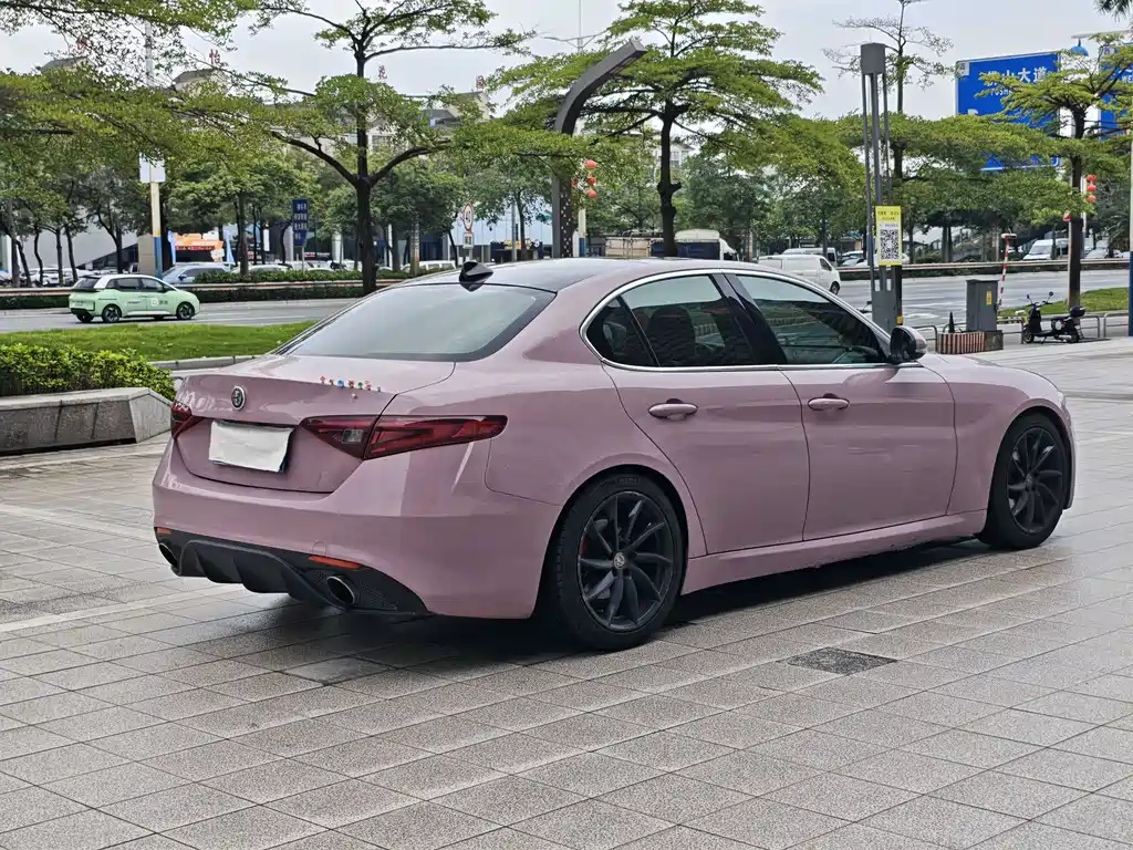 Giulia 2.0 T 200 HP Luxury