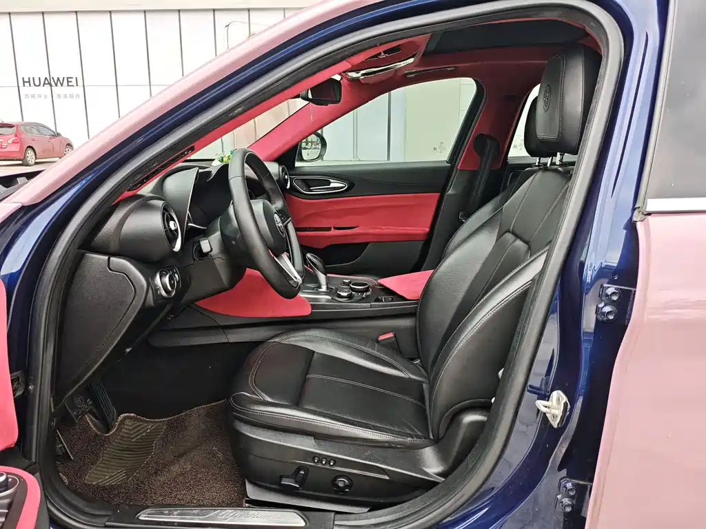 Giulia 2.0 T 200 HP Luxury