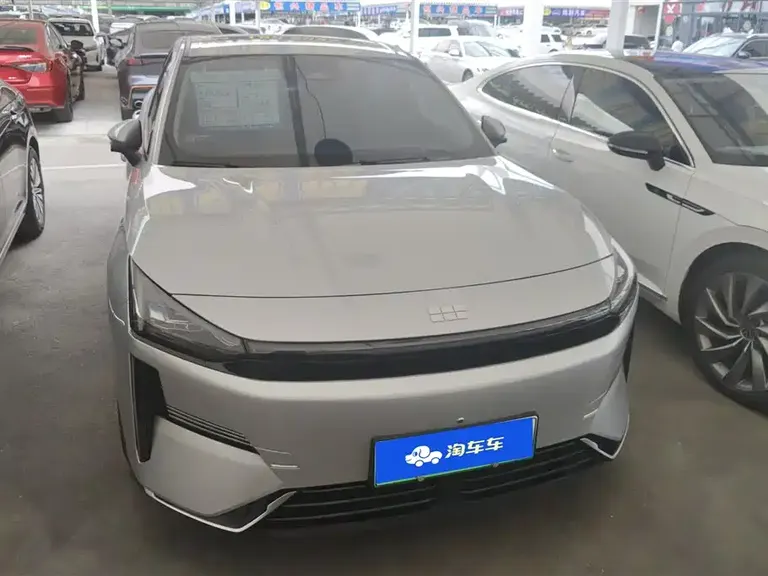 Geely Galaxy L6 EM-i 140 km Explorer +