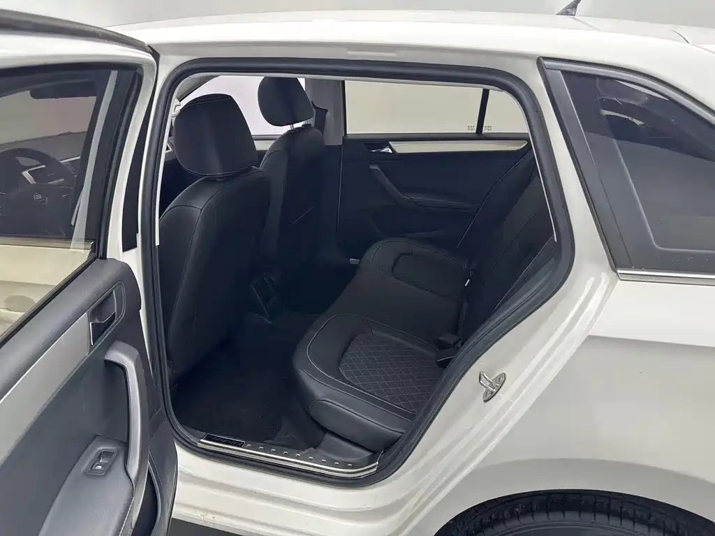 Rapid Spaceback 昕动 2018款 1.6 L 自动舒适版
