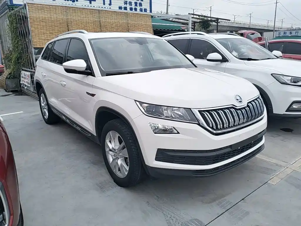 Kodiaq 柯迪亚克 2019款 改款 TSI330 7座两驱舒适版 国VI