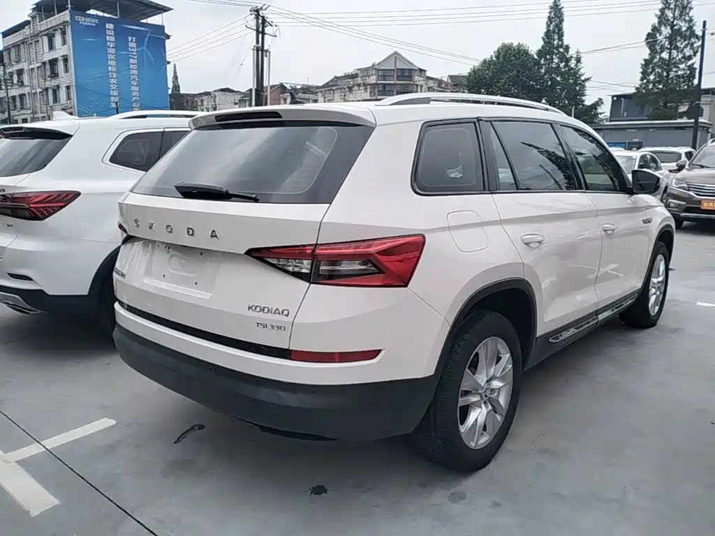 Kodiaq 柯迪亚克 2019款 改款 TSI330 7座两驱舒适版 国VI