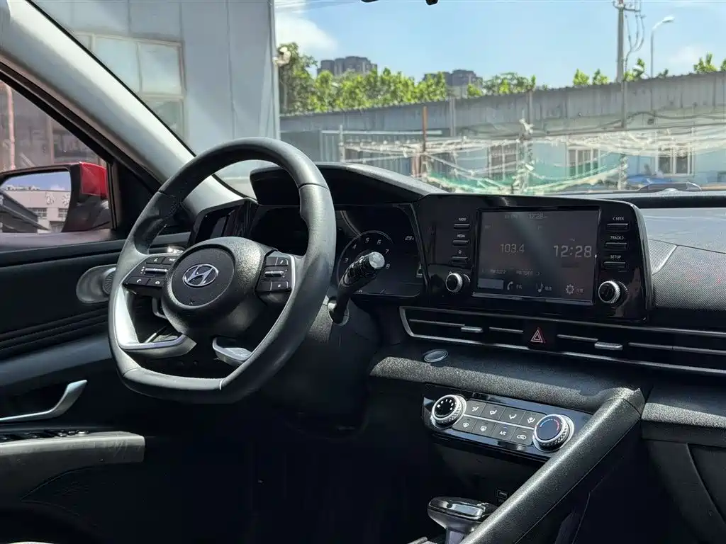 Elantra 1.5 L CVT GLX Elite