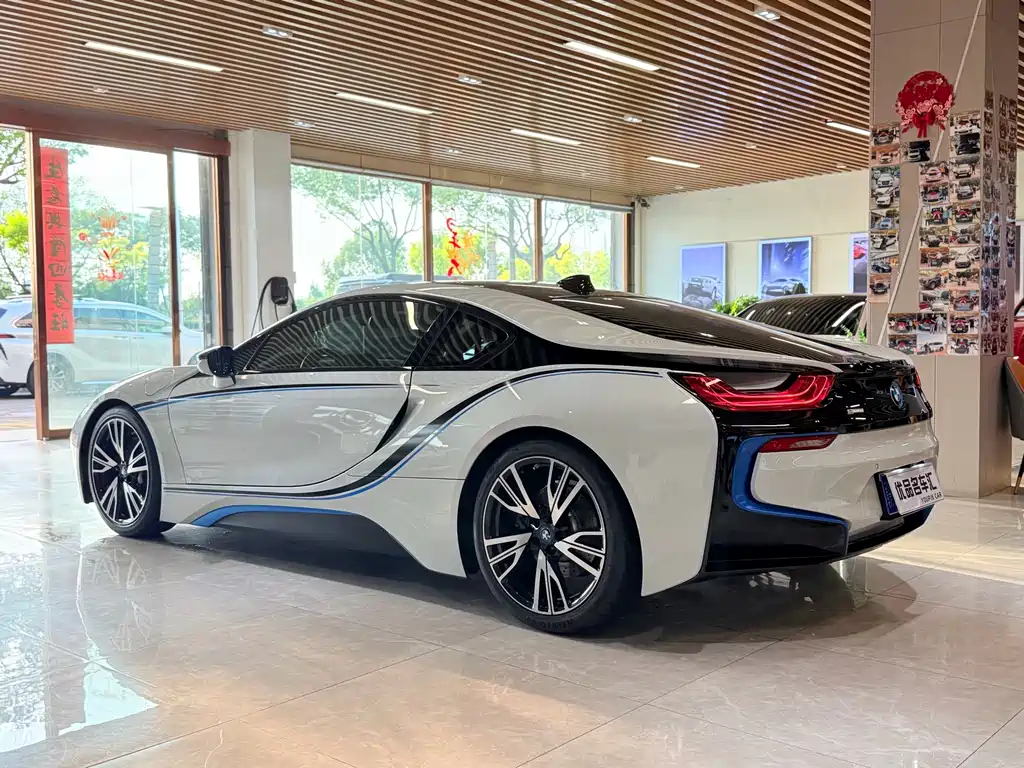 BMW i8 Standard