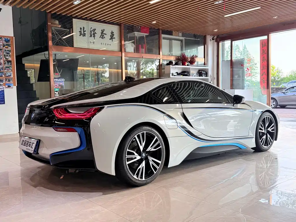 BMW i8 Standard