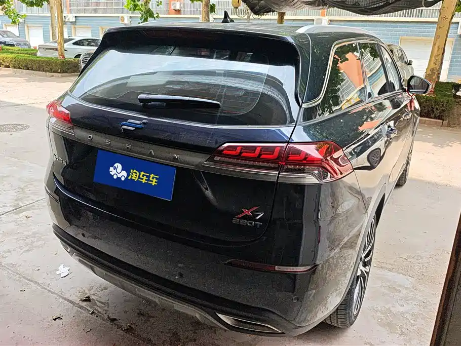 Changan Oshan X7 长安欧尚X7 2020款 1.5 T 人脸识别全自动泊车太空逍遥版