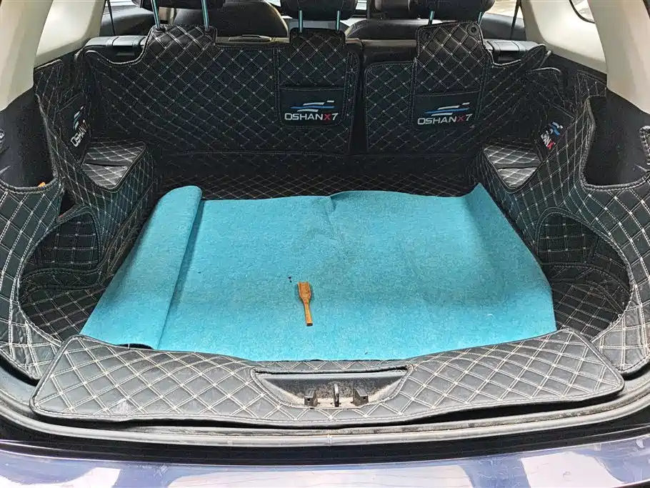 Changan Oshan X7 长安欧尚X7 2020款 1.5 T 人脸识别全自动泊车太空逍遥版