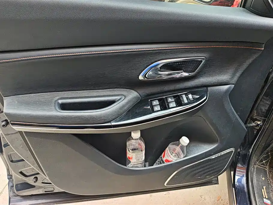 Changan Oshan X7 长安欧尚X7 2020款 1.5 T 人脸识别全自动泊车太空逍遥版