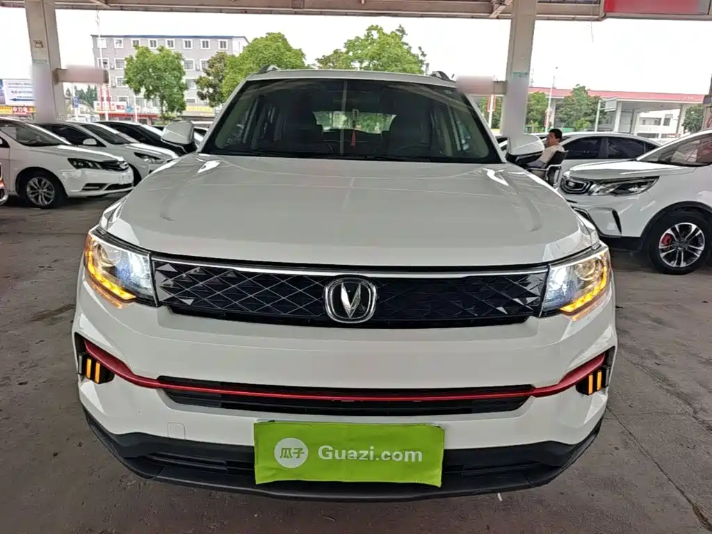 Changan CS35 PLUS 长安CS35 PLUS 2021款 荣耀百万版 1.6 L 手动精英版