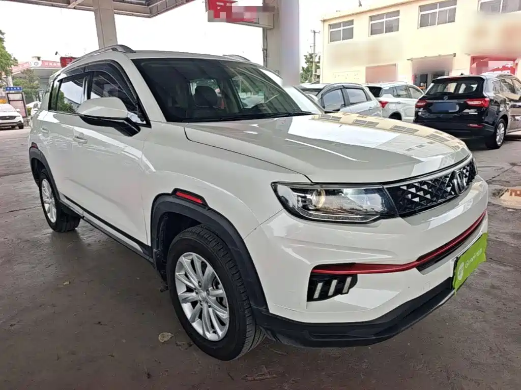 Changan CS35 PLUS 长安CS35 PLUS 2021款 荣耀百万版 1.6 L 手动精英版