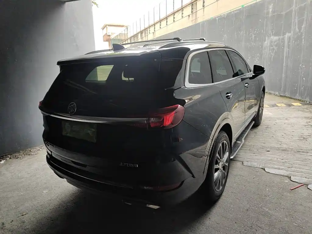 Enclave 652 T 2 WD Distinguished 7-seat