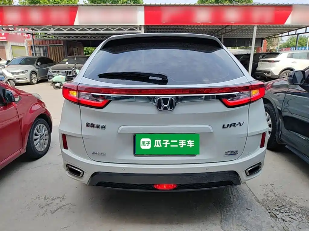 Honda UR-V 370 TURBO 4 WD Premium CN-V