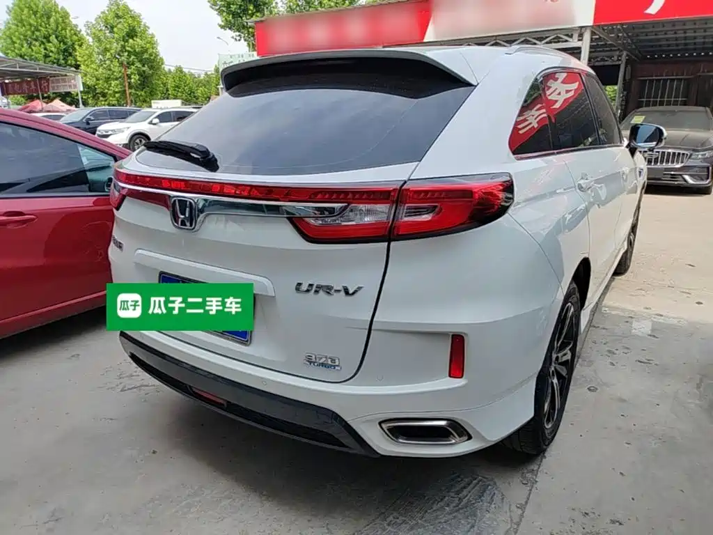 Honda UR-V 370 TURBO 4 WD Premium CN-V