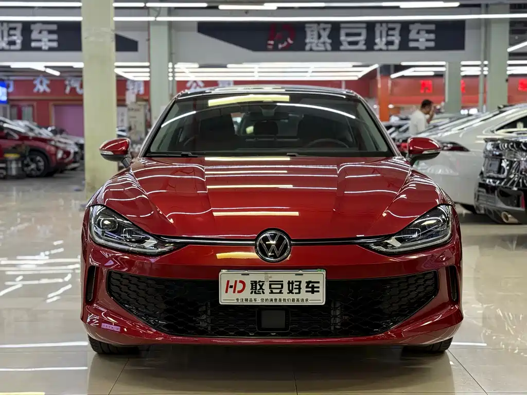 Lamando Lamando L 280 TSI DSG Dazzle Hot
