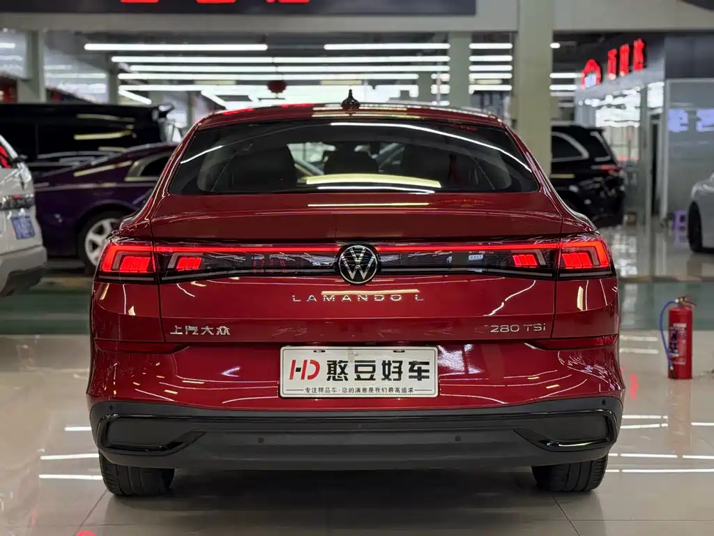 Lamando Lamando L 280 TSI DSG Dazzle Hot