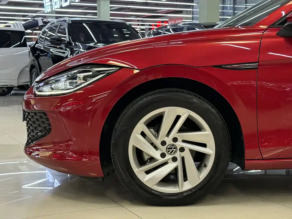 Lamando Lamando L 280 TSI DSG Dazzle Hot