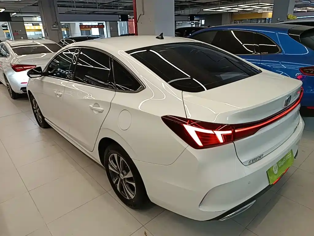 Eado Smooth Enjoyment PLUS Blue Whale NE 1.4 T GDI DCT Distinguished