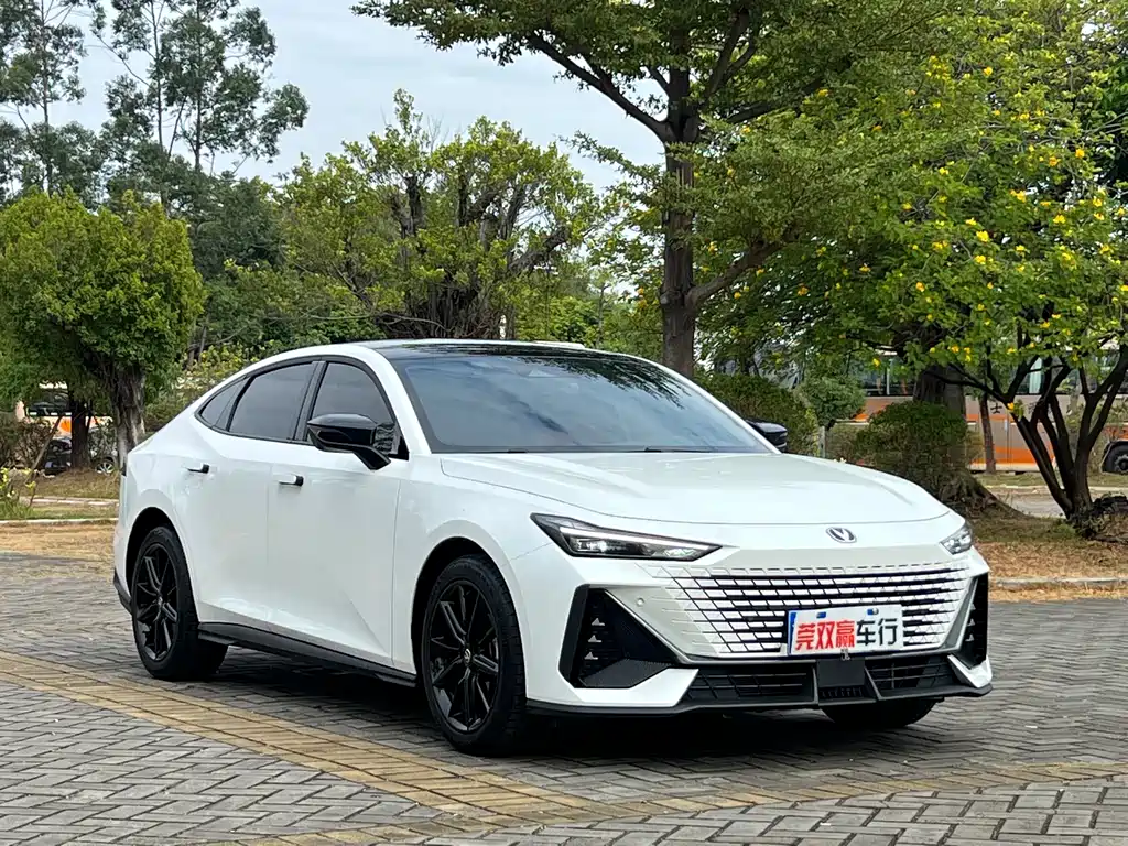 Changan UNI-V 1.5 T Distinguished