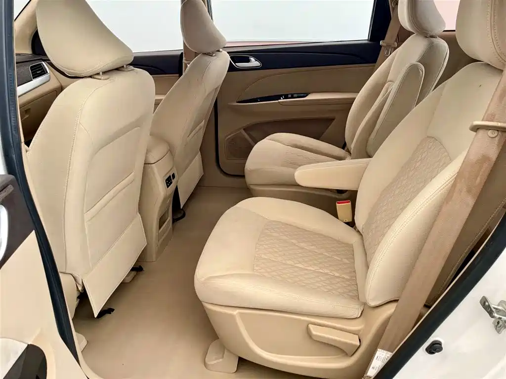 Baojun 730 1.5 L Manual Value 7-seat CN-V