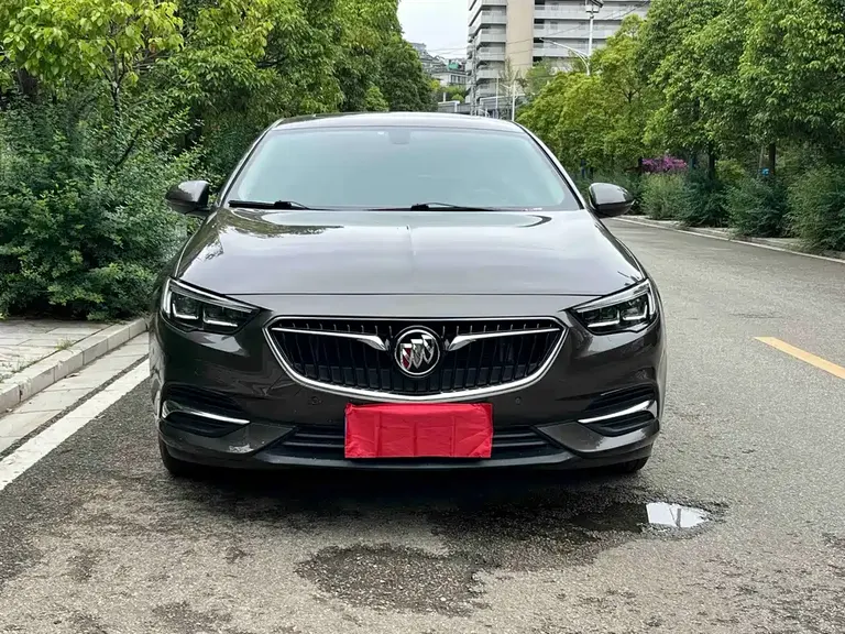 Buick Regal 20 T Luxury CN-V