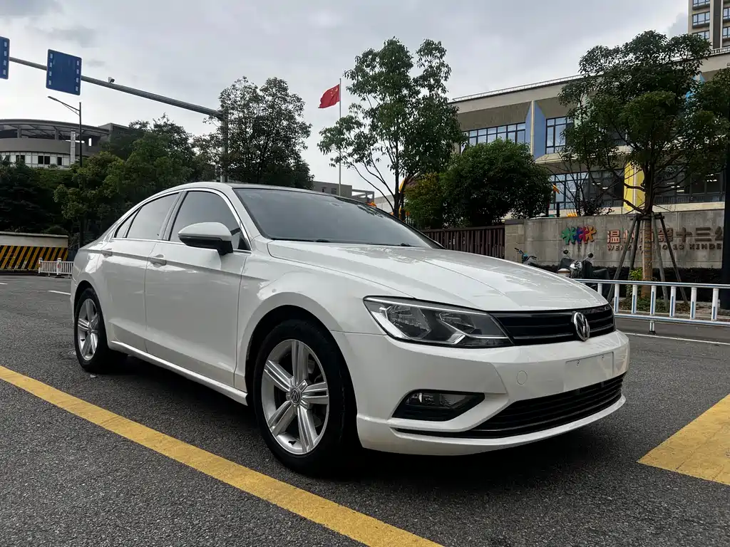 Lamando 280 TSI DSG Comfort