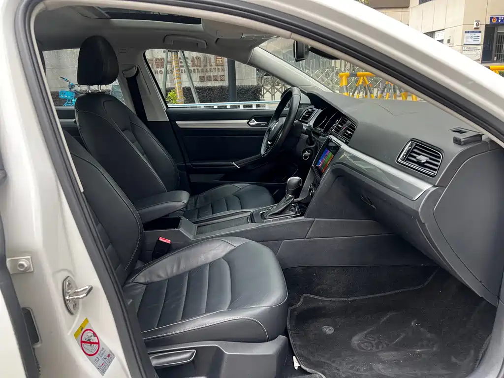 Lamando 280 TSI DSG Comfort