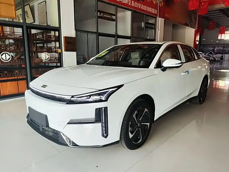 Geely Galaxy L6 EM-i 140 km Explorer +