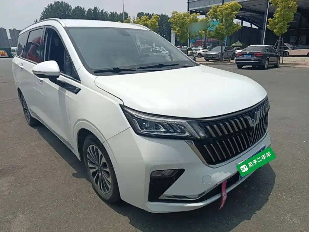 Wuling Jiachen 1.5 T CVT Premium Flagship